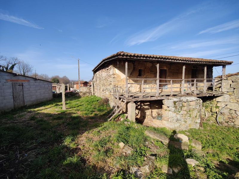 Foto f355dea6-5420-4ead-b366-fc8dd7ccb9f6. Masia amb aparcament a Bola (A)