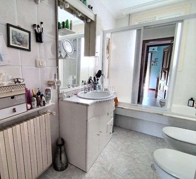 Foto ecb6d627-d601-4cc9-b345-1747d8aed7b4. Casa amb calefacció aparcament a Barrocanes Ourense