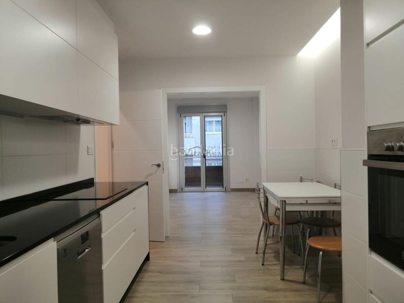 Foto 2d630c3c-59be-4cff-b510-b9c37670170b. Rent flat with heating parking in Centro Ourense