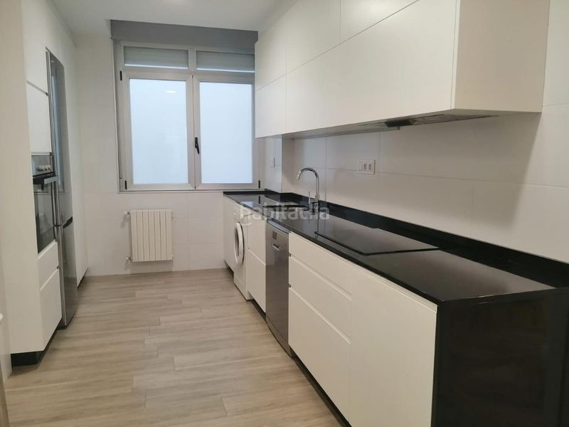 Foto 5e22c62a-b12e-4efc-b8ac-1527e4a20169. Rent flat with heating parking in Centro Ourense