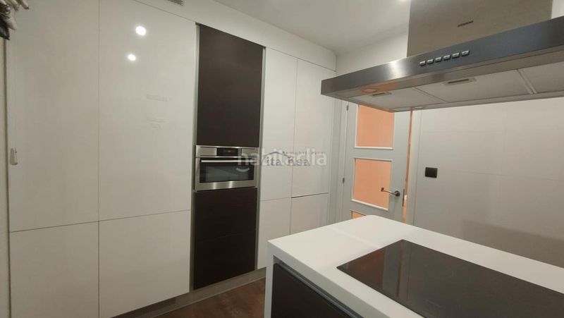 Foto 78c14be2-34d6-44f9-b5b3-27b28a44bada. Flat with heating parking in Centro Ourense