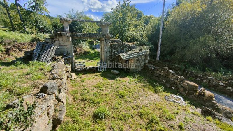 Foto b9ea56e0-b602-4d3a-a83c-eca5a58c1858. Masía en Nogueira de Ramuín