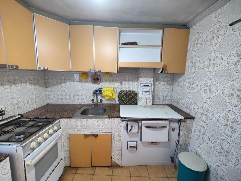 Foto b90a14d8-e0cb-40fc-b454-5ded941d9c5b. Casa amb aparcament a Taboadela