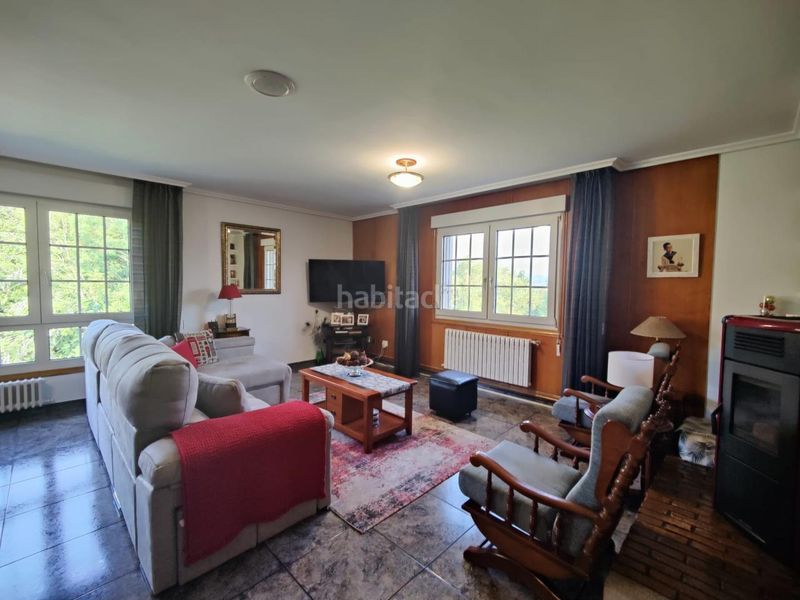 Foto 1f46f29d-9f81-447b-b80b-ebbab32ada36. Casa amb calefacció aparcament piscina a Mariñamansa Ourense