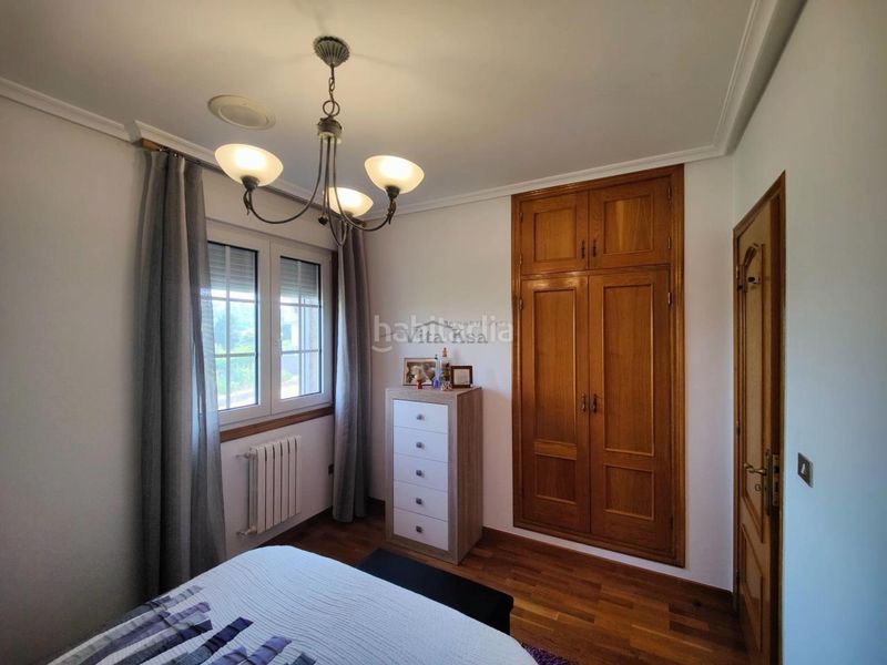 Foto 33a6f976-383f-48ae-8945-2864641fc966. Casa amb calefacció aparcament piscina a Mariñamansa Ourense