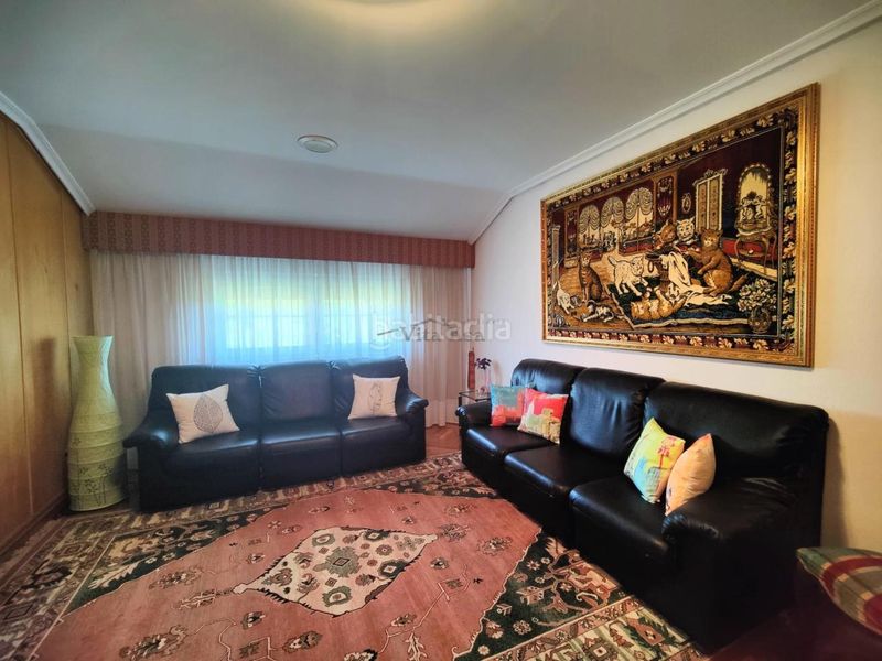 Foto a0f15a87-89cb-4785-aa89-ea0d79b209bd. Casa amb calefacció aparcament piscina a Mariñamansa Ourense