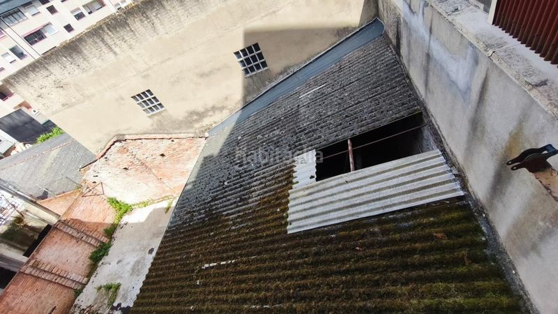 Foto f42b3312-ecd3-4aa5-9b86-467e3022037c. Edificio en Ventiun Ourense