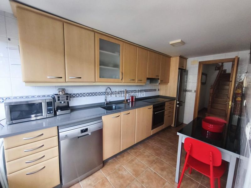 Foto dfcb495c-2b0e-41d2-a898-16e41e310430. Location duplex avec chauffage parking dans Barrocanes Ourense