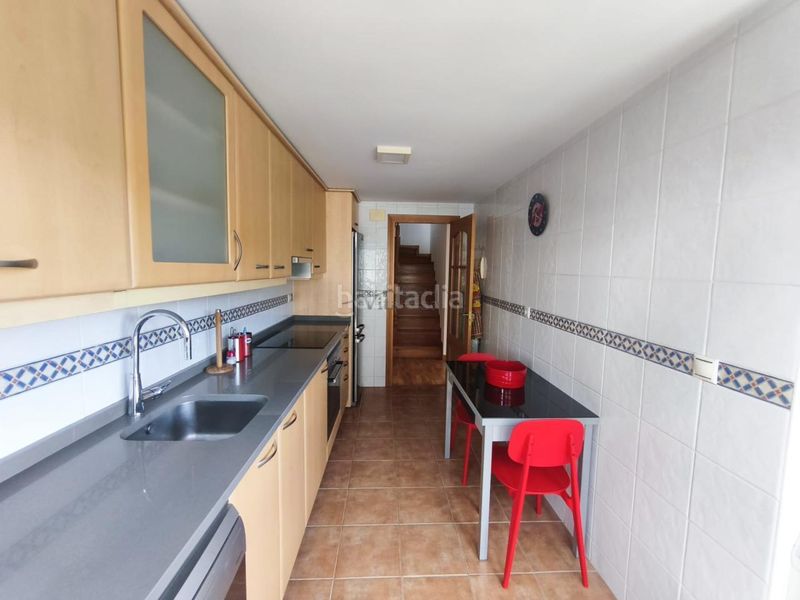 Foto f289dfb4-668e-43ff-b1ae-f334102c7a12. Location duplex avec chauffage parking dans Barrocanes Ourense