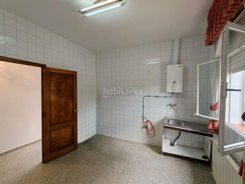 Foto a6bc966e-f002-40bc-9b33-cf6d7c2bbc6c. Casa amb calefacció aparcament a Allariz