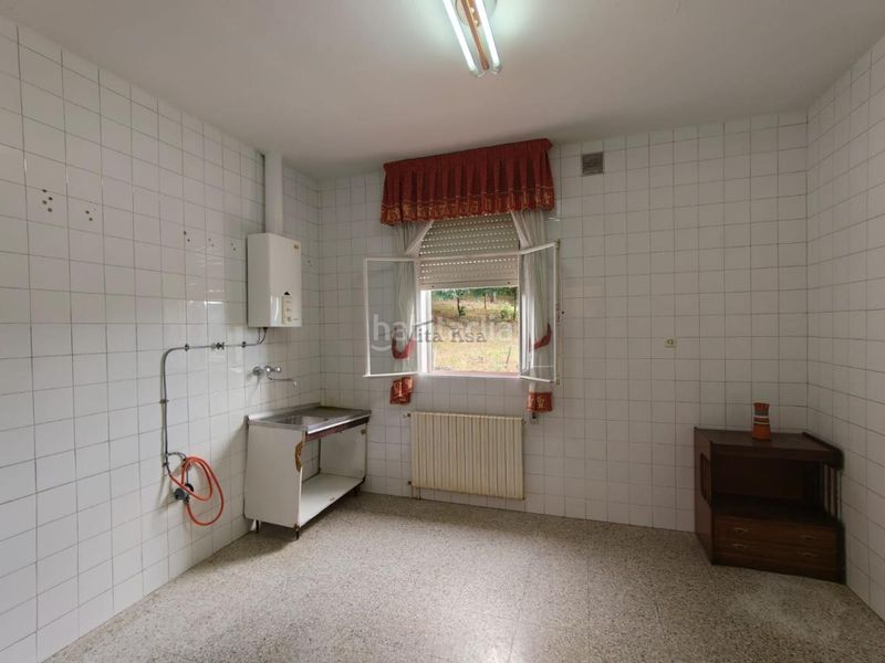 Foto ad505bdb-cdcc-467d-b880-c2bbba01ebc9. Casa amb calefacció aparcament a Allariz