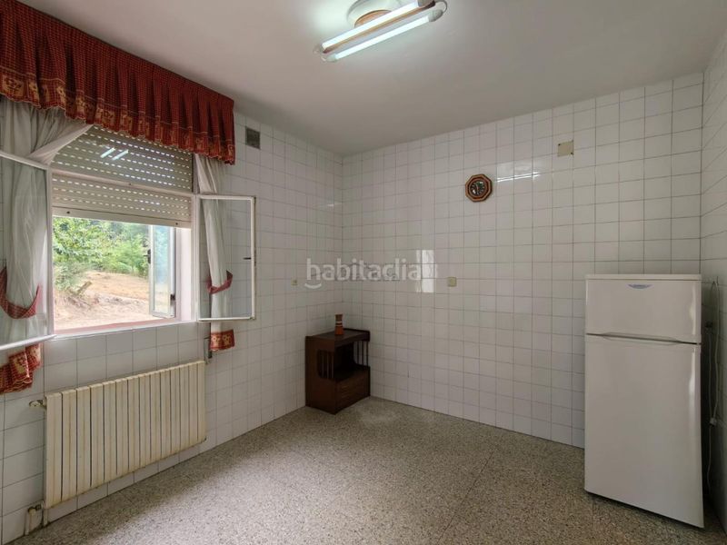Foto d038406a-421b-495b-abbb-f787ca88af2f. Casa amb calefacció aparcament a Allariz
