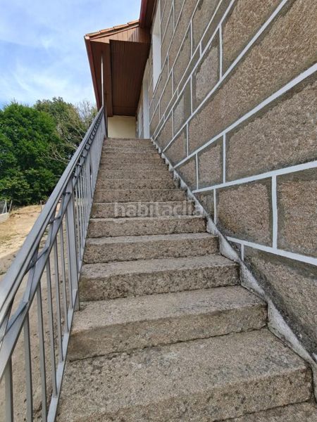 Foto f3075f7c-bacc-4af5-826c-5de425ce2db0. Casa amb calefacció aparcament a Allariz
