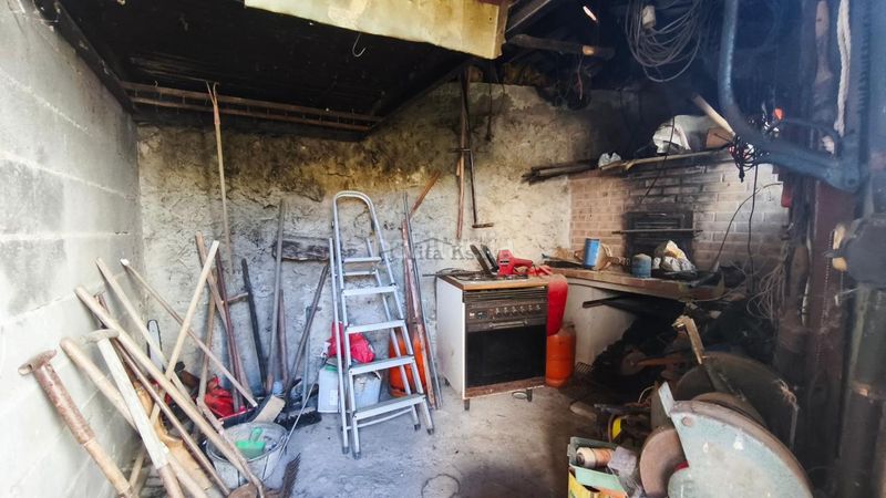 Foto 94ca786a-86c6-4c83-ac70-e4f993294650. House with heating parking in Celanova