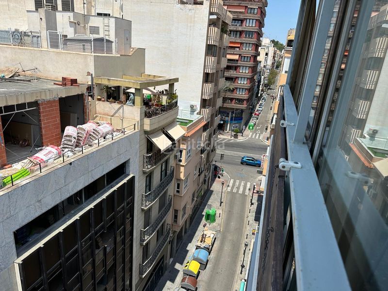 Foto 1d295330-b581-4959-a0c1-02bc9036e07b. Pis a Barrio del Centro Alicante