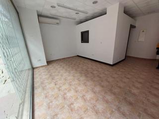 Locale commerciale in Infante-Juan Manuel. Ocasin de comprar local en zona nueva infante juan manuel.