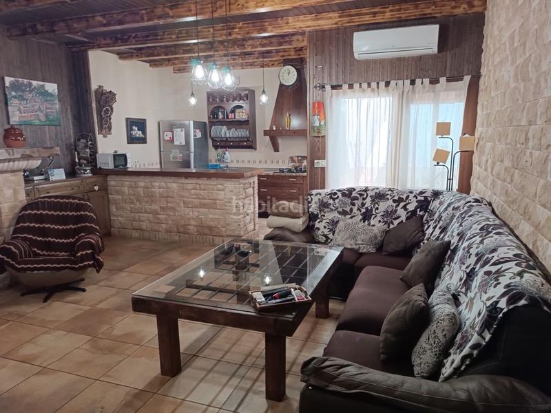 Foto b2408427-a172-4517-a26c-4b4cb7d8cfa9. Casa adosada  en venta , 4 dormitorios. en Daimiel