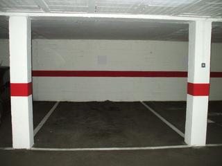 Aparcament cotxe a El Perchel. Garaje en venta en centro  calatrava.