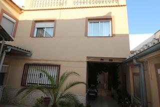 Semi detached house in Daimiel. Casa adosada en venta en daimiel, 6 dormitorios.