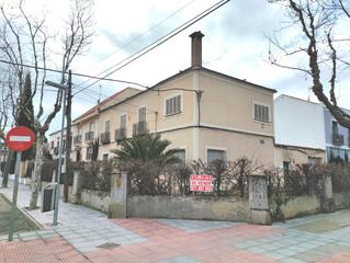 Casa adossada a Ciudad Jardín. Casa adosada en venta en ciudad jardín, 6 dormitorios.