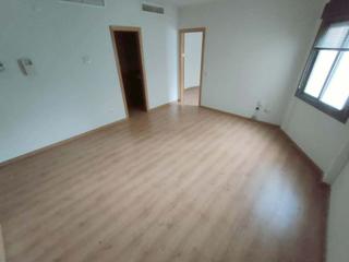 Rent Office space  Ramon y cajal. Oficina en alquiler en centro, 2 dormitorios.