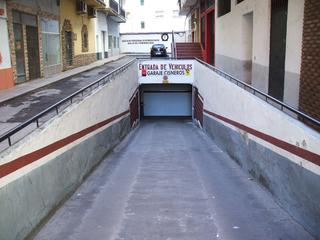 Aparcament cotxe  Avenida la mancha. Garaje en venta en centro.