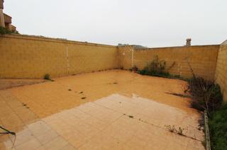 Maison jumelée à Poblete. Casa adosada en venta en poblete, 4 dormitorios.