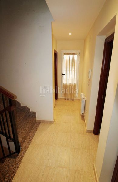 Foto a1c8f087-0620-489a-bb36-627ee73b8234. Casa adossada amb calefacció aparcament a Poblete