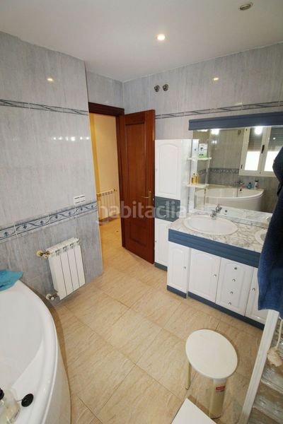 Foto a2ad4dd9-baf6-4831-b5e9-2f8d6c199c3f. Casa adossada amb calefacció aparcament a Poblete