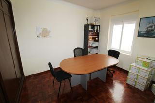 Location Bureau  Lanza. Oficina en alquiler en centro, 4 dormitorios.