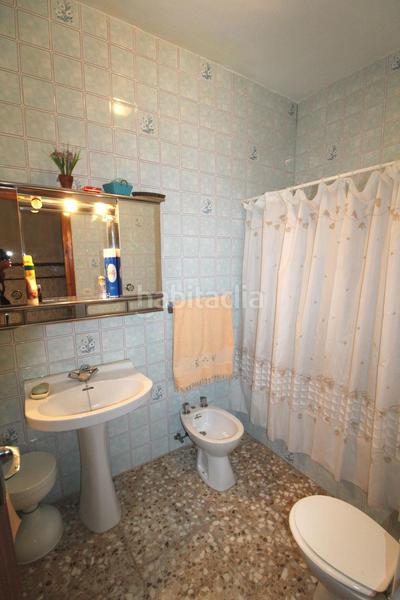 Foto b2343759-c6cc-4af5-9df5-184eabeeb5f6. Casa adossada amb aparcament a Aldea del Rey