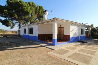 Xalet a Daimiel. Chalet en venta en daimiel, 3 dormitorios.