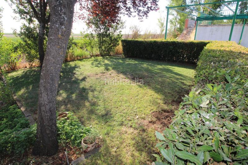 Foto e329a6cd-1753-4856-b401-239417b9ded2. Alquiler chalet  en alquiler , 3 dormitorios. en Daimiel