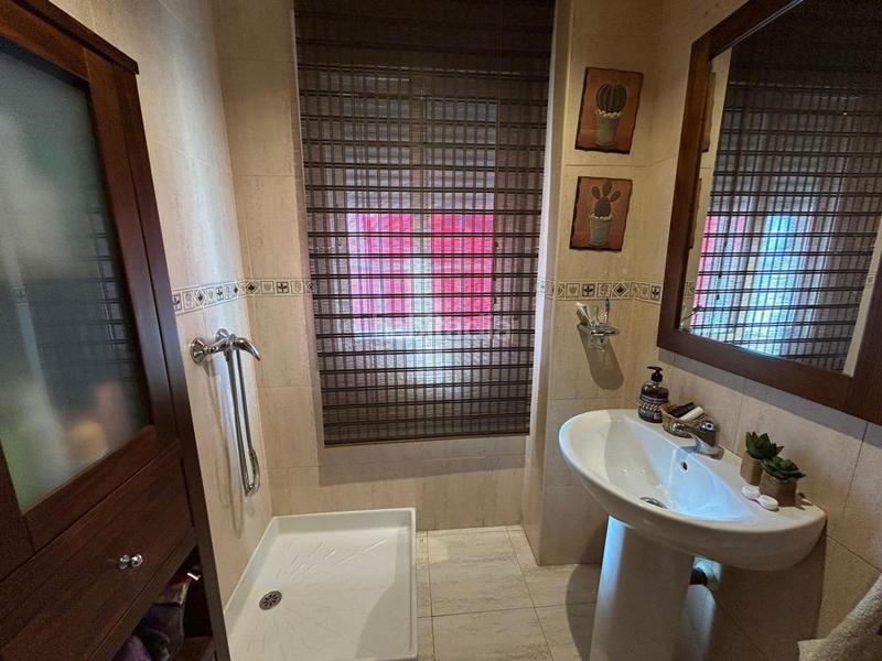 Foto 42690122-b9fb-4e90-9d19-f3542087ffe3. Casa adosada  en venta en carrefour, 4 dormitorios. en Ciudad Real