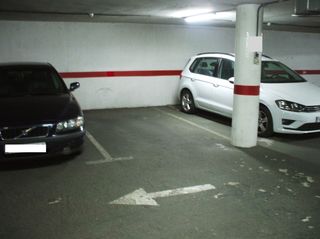 Parking coche en Infante de la Cerda