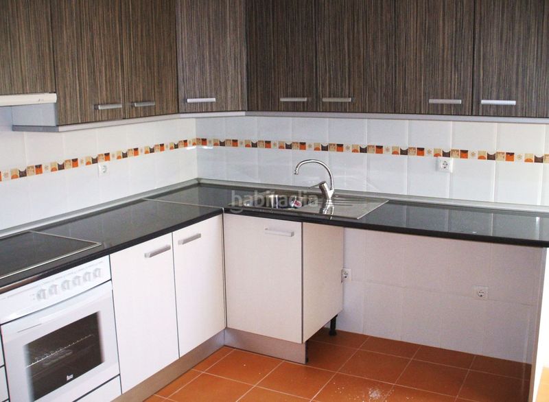 Foto 7890e59c-f6ae-4fd7-92bb-a73301c71dc4. Pis amb calefacció aparcament a Poblete