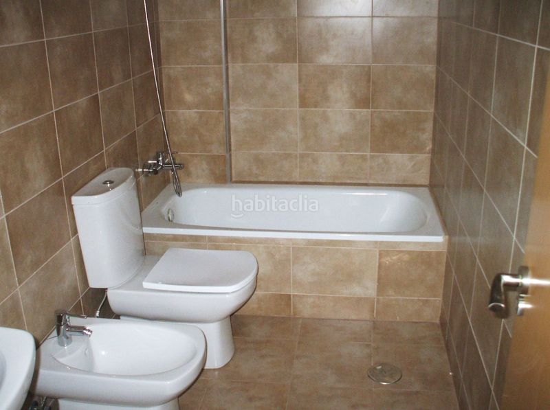 Foto a9bbe551-f812-48e8-adcf-563fa5678484. Pis amb calefacció aparcament a Poblete