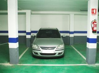 Aparcament cotxe a Marco Polo