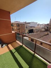 Lloguer Pis  Azucena. Piso en alquiler en centro  moreria, 4 dormitorios.