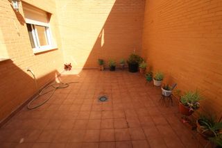 Casa adossada a Santa María - Pío XII. Casa adosada en venta en elecrerc, 4 dormitorios.