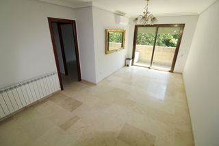Rent Flat  Santo tomás de villanueva. Piso en alquiler en centro, 3 dormitorios.