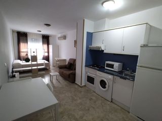 Rent Flat in Puerta de Toledo - Atalaya. Piso en alquiler en puerta de toledo.