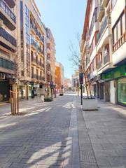 Lloguer Aparcament cotxe a Calatrava 5. Garaje en alquiler en centro  calatrava.