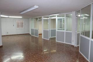 Lloguer Oficina a El Perchel. Oficina en alquiler en centro  calatrava, 5 dormitorios.