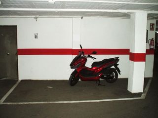 Parking coche en El Perchel
