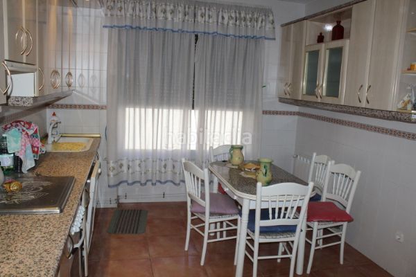Foto 3e91a9e3-bb3b-44bd-8e85-f1d6c9ff41e6. Casa adossada amb calefacció aparcament a Urda