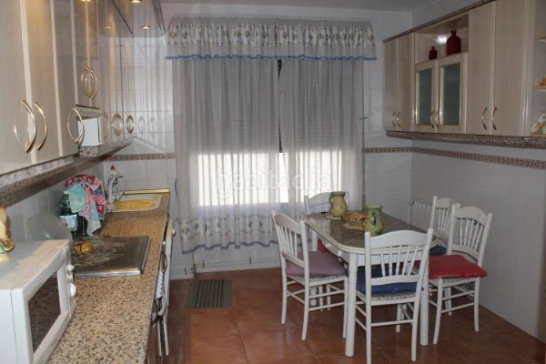 Foto 4b62744b-415e-4968-b974-39a8ec40201a. Casa adossada amb calefacció aparcament a Urda