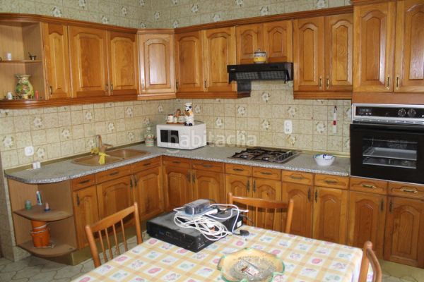 Foto a1e389d1-da4c-4880-93b9-b5f2d3f65aca. Casa adossada amb calefacció aparcament a Urda