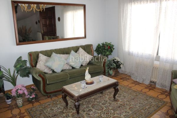 Foto b6d8ce2d-c834-4024-b380-30c65db5ba99. Casa adossada amb calefacció aparcament a Urda