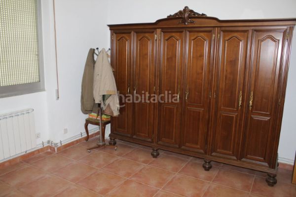 Foto c4465e50-85d5-45fc-96e8-1032d3d5ce66. Casa adossada amb calefacció aparcament a Urda